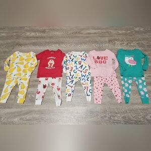 5 sets of old navy pajamas, size 12 to 18 month